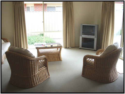 PERFECT BARNES BOULEVARD LOCATION Picture 3