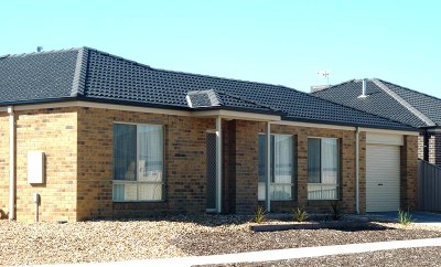 THE PERFECT 3 BEDROOM BRICK HOME ! Picture