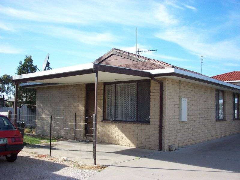 COMFORTABLE 2 BR UNIT Picture 1