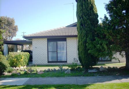 Large 4 Bedroom Brick Family Home Picture 1