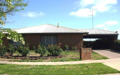 QUIET COURT LOCATION Picture