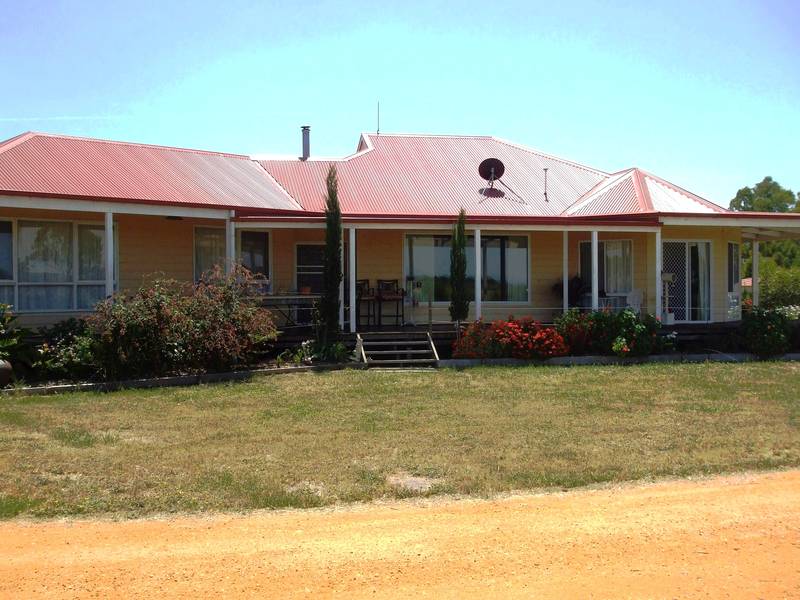 Unsurpassed Grampians views Picture 1