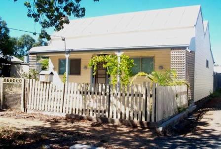 CHARACTER & CHARM Picture 1