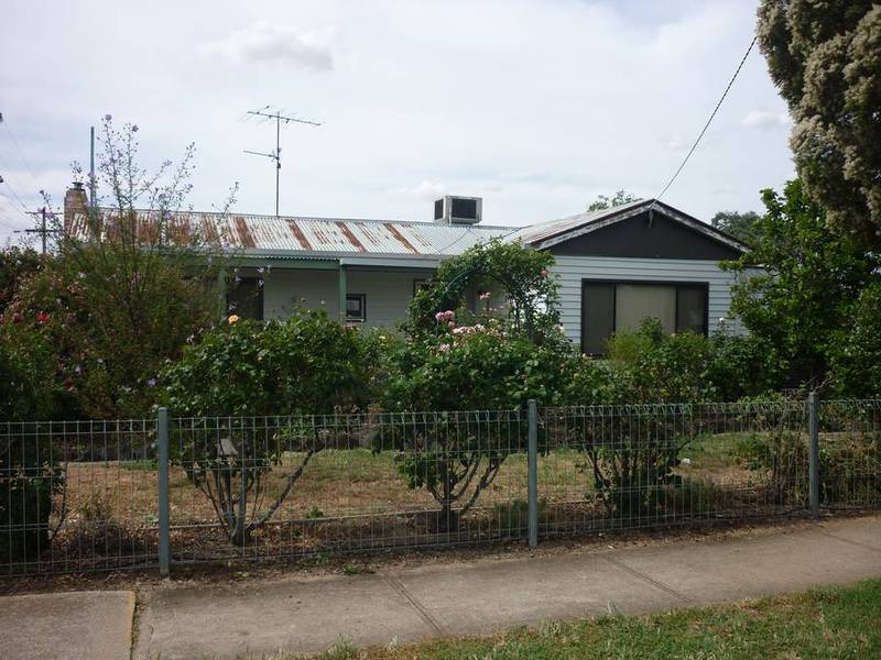 WELL PRESENTED 3 BEDROOM HOME Picture 1