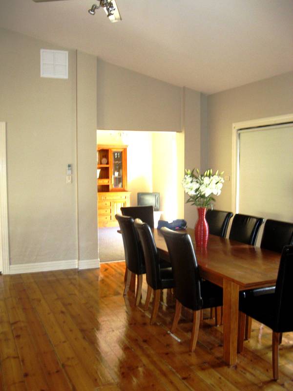 EXECUTIVE FAMILY HOME Picture 3