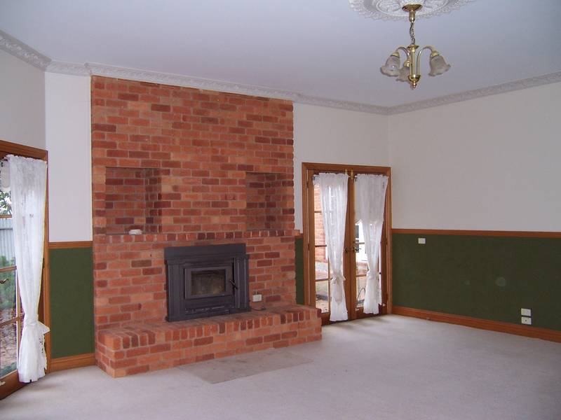 LUXURIOUS LIVING Picture 3