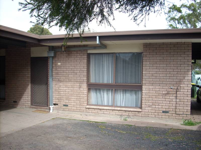 CENTRAL LOCATION Picture 1