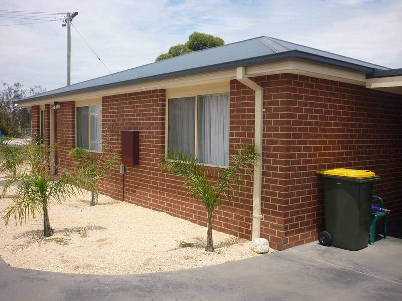 Executive Unit Close to School Picture 2