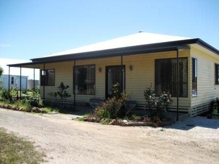 RURAL LIFESTYLE ON 40 ACRES Picture 1