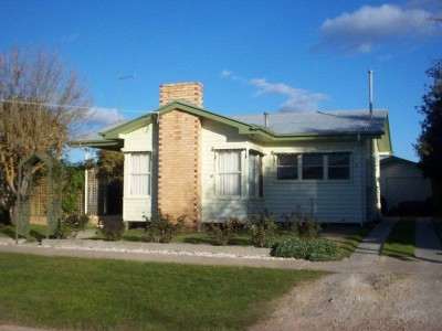 SOUGHT AFTER LOCATION! Picture