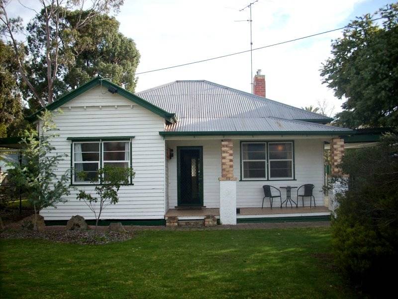 LOVELY FAMILY HOME Picture 1