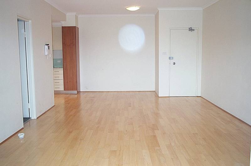 Modern One Bedder Picture 1