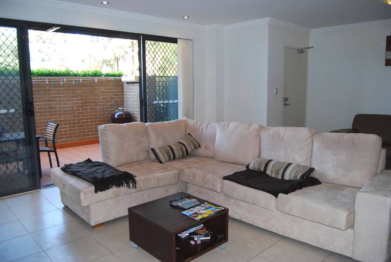 Unique Two Level Apartment Picture 3