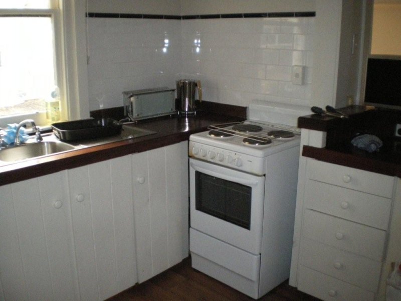 A CLASSIC CALIFORNIA BUNGALOW. REDUCED Picture 2