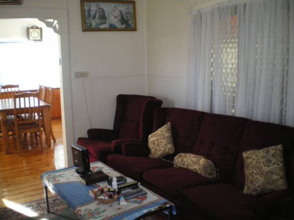 ALL REASONABLE AND GENUINE OFFERS WILL BE CONSIDERED- OWNERS SAY SELL IT Picture 3