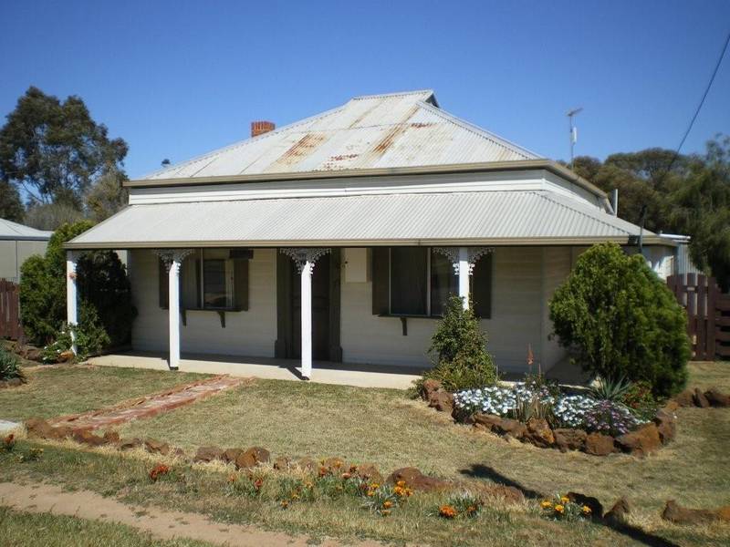 COUNTRY COTTAGE (PRICE REDUCTION) Picture COUNTRY COTTAGE (PRICE REDUCTION) Picture