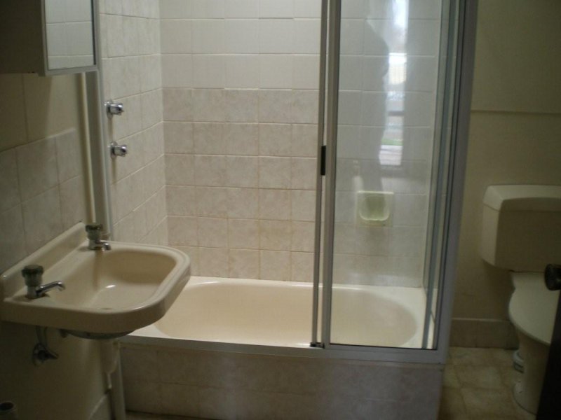 OPPORTUNITY KNOCKS Picture 3