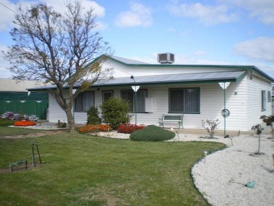 SPACIOUS FAMILY HOME Picture SPACIOUS FAMILY HOME Picture