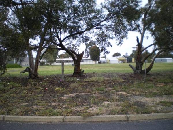 WALK TO SCHOOL REDUCED TO SELL Picture