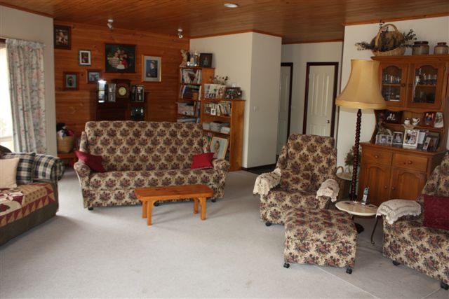 EXECUTIVE LIVING Picture 2