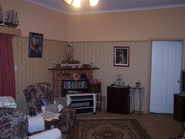 COME AMD ENJOY A TREE CHANGE- PRICE REDUCTION Picture 3