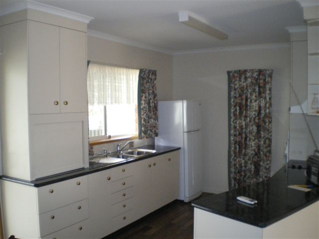 SCALING DOWN Picture 2