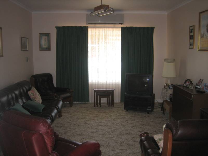 MAINTAINED FAMILY HOME FOR GENUINE SALE NOW! Picture 3