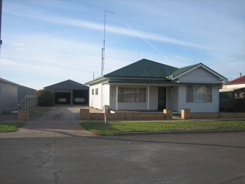 MAINTAINED FAMILY HOME FOR GENUINE SALE NOW! Picture 1