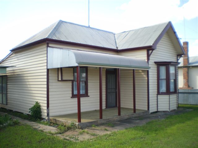 MOVE IN AND UNPACK! Picture 1