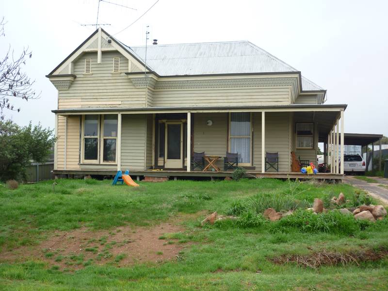 Large Family Home Picture 2