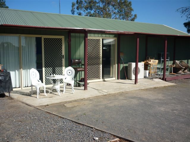 Don't Need A Lot of House Space Picture 2