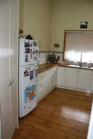 MOVE IN......PUT YOUR FEET UP! Picture 2