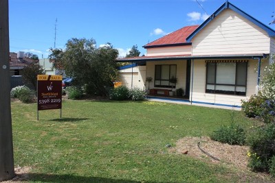 MOVE IN......PUT YOUR FEET UP! Picture