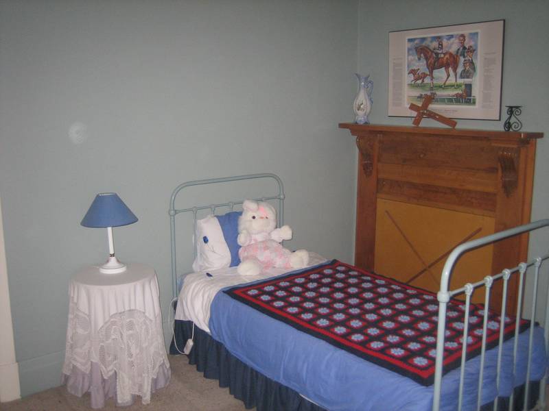 Classic Former Bank Building Picture 3