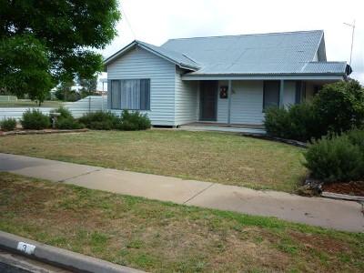 IDEAL FIRST HOME OR INVESTMENT PROPERTY - SECOND PRICE REDUCTION!0 Picture