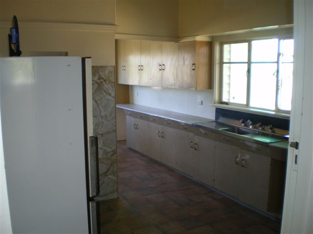 THE RIGHT SPOT AND THE RIGHT PRICE! Picture 3