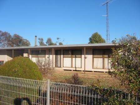 Quiet Life, Plenty of Space, Large Home and Shed. Picture 1