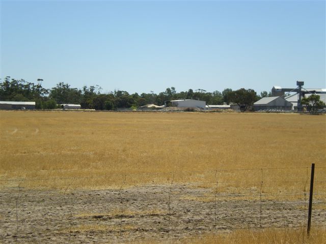 INDUSTRIAL ESTATE Picture 2