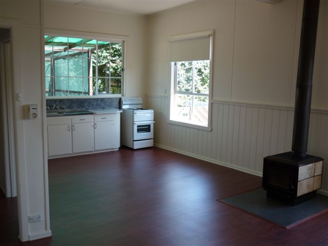 CUTE COZY AND COMFY! Picture 3