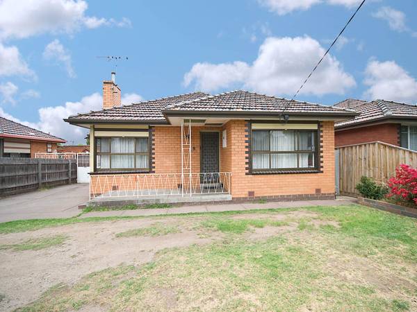 FANTASTIC OPPORTUNITY FOR 1st HOME BUYERS/INVESTORS Picture 3