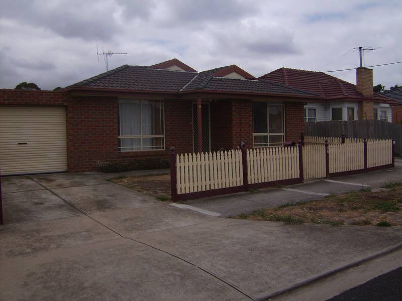 SUITABLE FOR FIRST HOME BUYER OR INVESTOR Picture 1