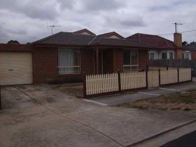 SUITABLE FOR FIRST HOME BUYER OR INVESTOR Picture SUITABLE FOR FIRST HOME BUYER OR INVESTOR Picture