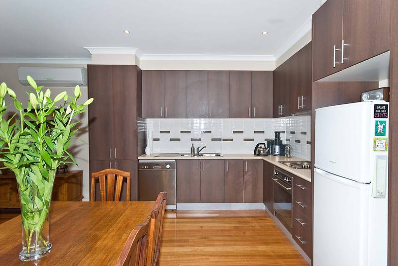 CONTEMPORARY / CONVIENIANT Picture 3