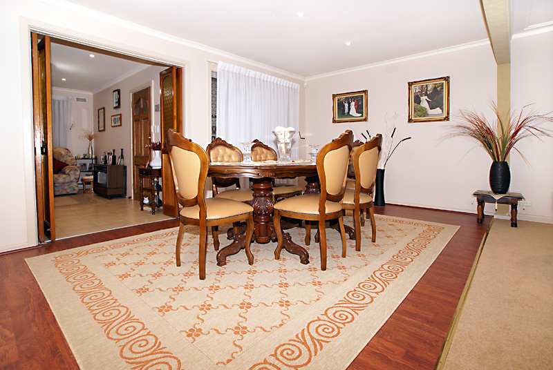 ATTENTION BUYERS, FIRST TIME SELLER Picture 3