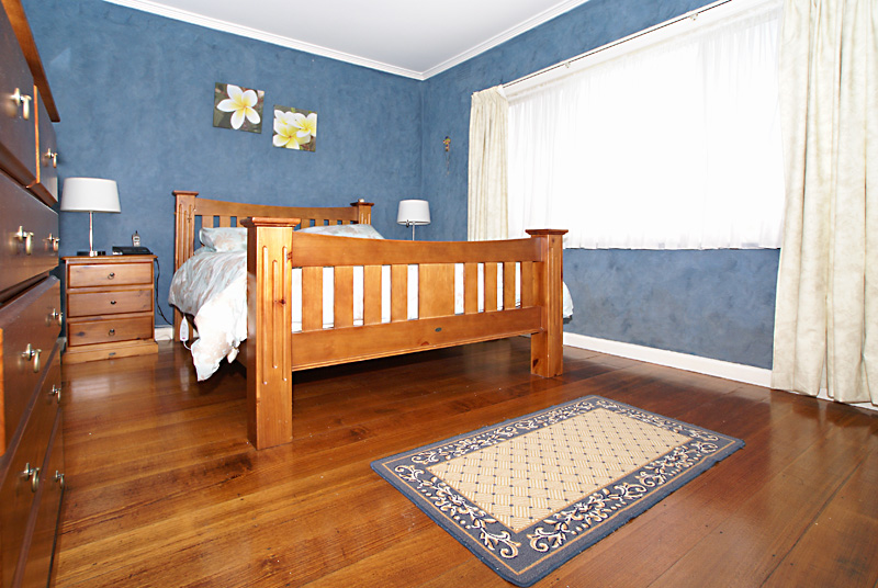 Attention Investors or First Home Buyers Picture 3