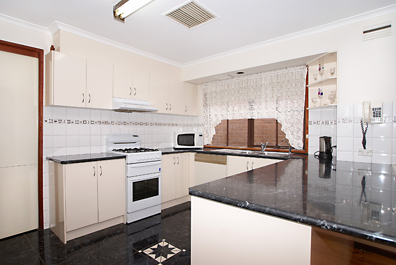 The Ultimate Family Entertainer Picture 3