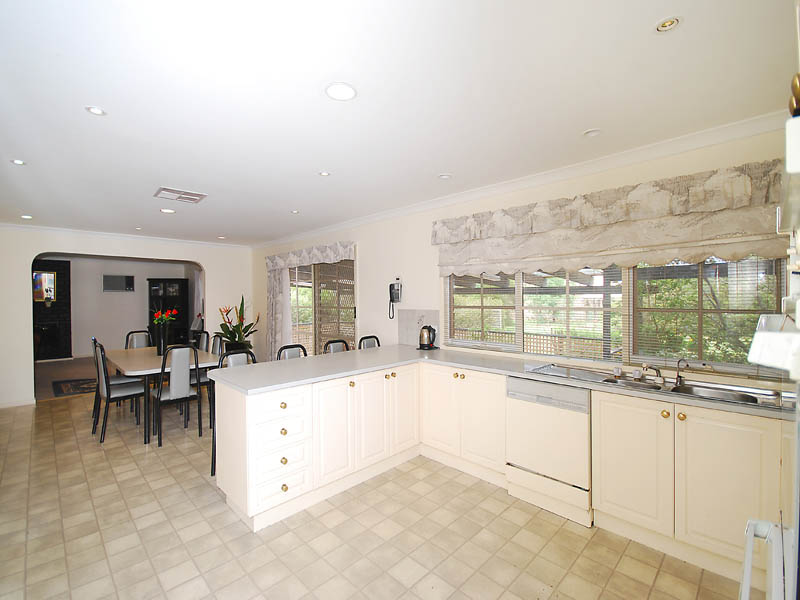 MASSIVE BLOCK MINUTES FROM TOWN Picture