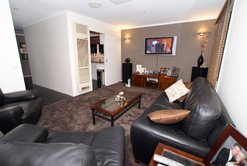 THE COMPLETE ENTERTAINER Picture 2