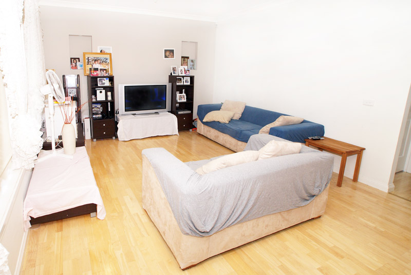 AN IDEAL FAMILY STARTER Picture 2