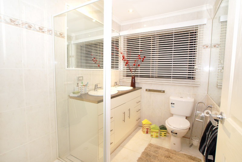 AN ENTERTAINERS OASIS Picture 3